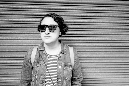 Simple Ways to Add Texture and Dimension to Your Outfits