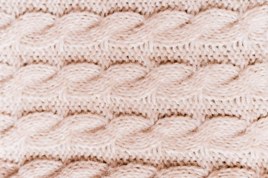 Understanding the Difference Between Knit and Woven Fabrics
